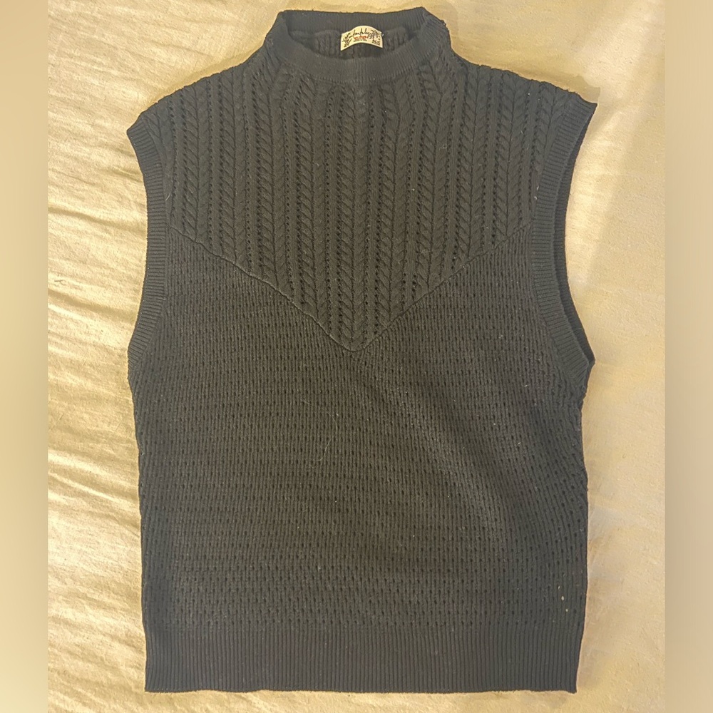 Women’s Black Sleeveless Sweater